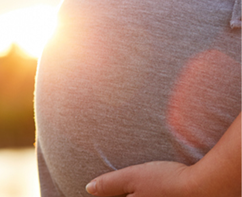 Tomar el sol beneficia la salud de tu embarazo