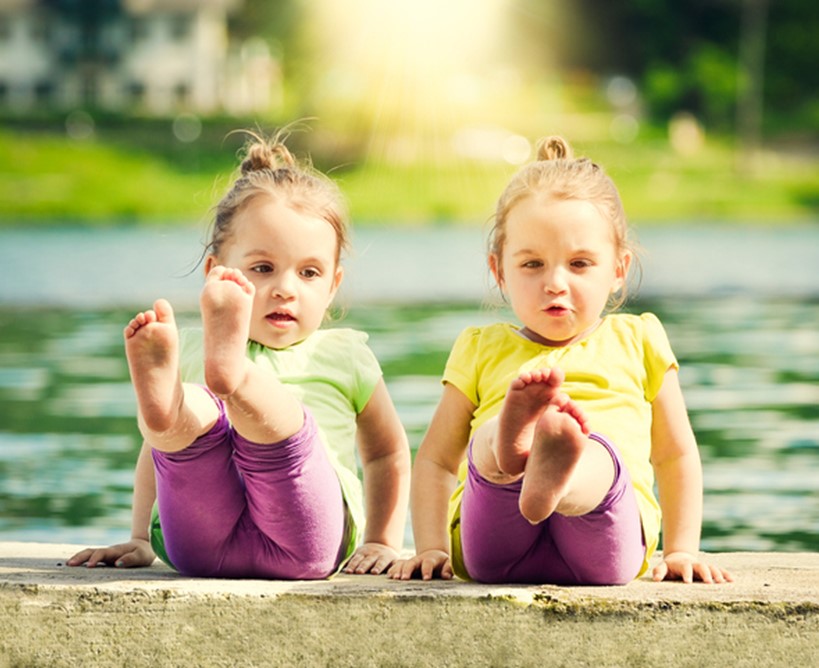 Beneficios de que las y los niños practiquen yoga